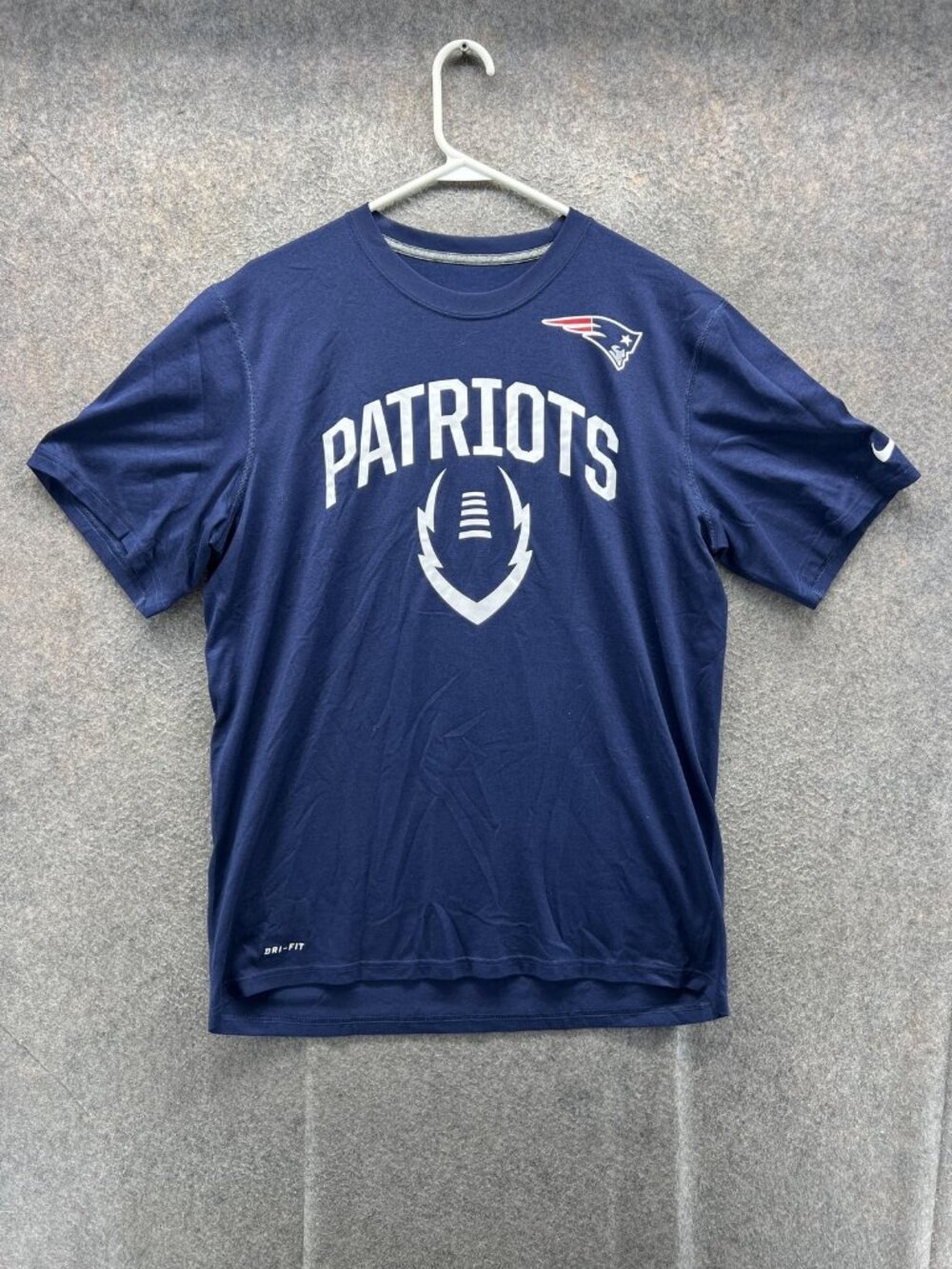 New England Patriots Shirt Mens Large Blue Graphic NFL Football Nike Dri Fit Tee